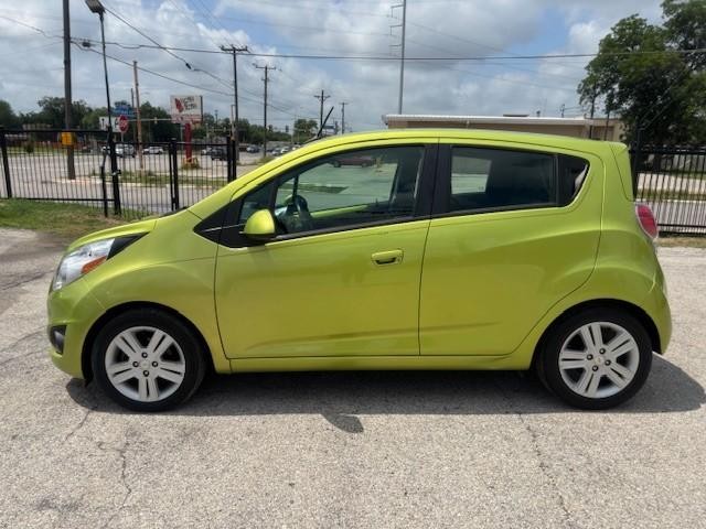 Chevrolet Spark Vehicle Image 02