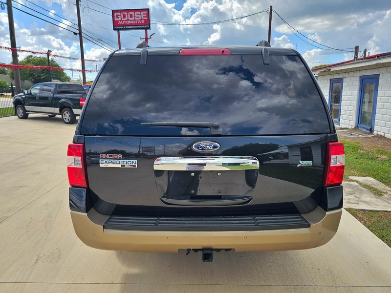 Ford Expedition EL Vehicle Image 04