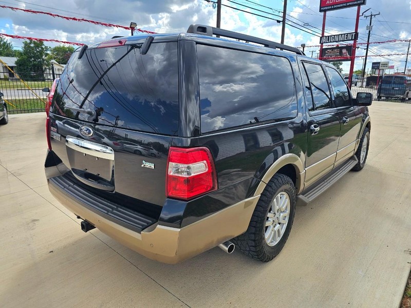 Ford Expedition EL Vehicle Image 07