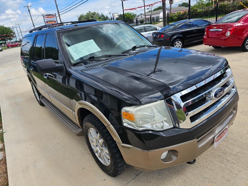 Ford Expedition EL Vehicle Image 08