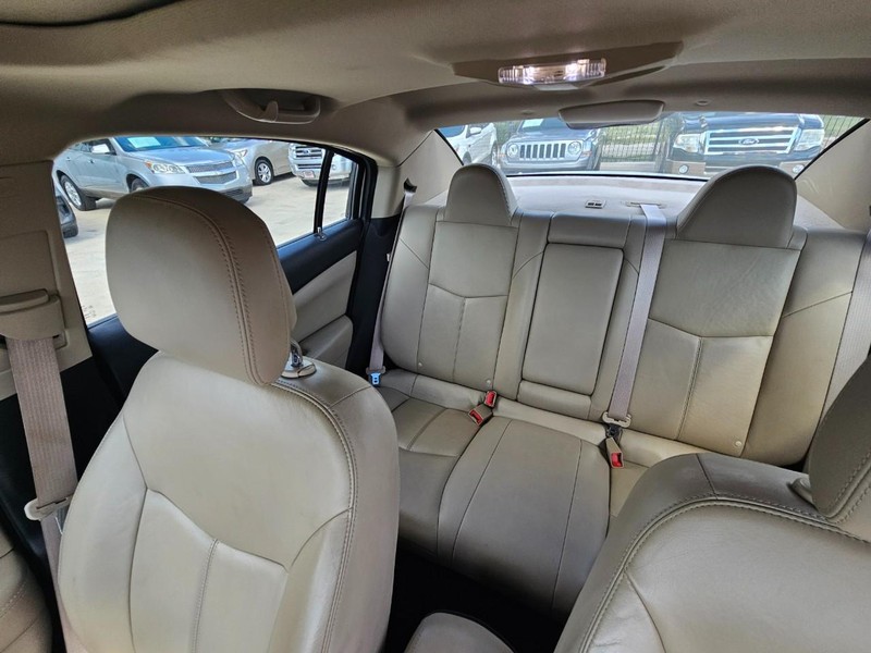 Chrysler 200 Vehicle Image 13