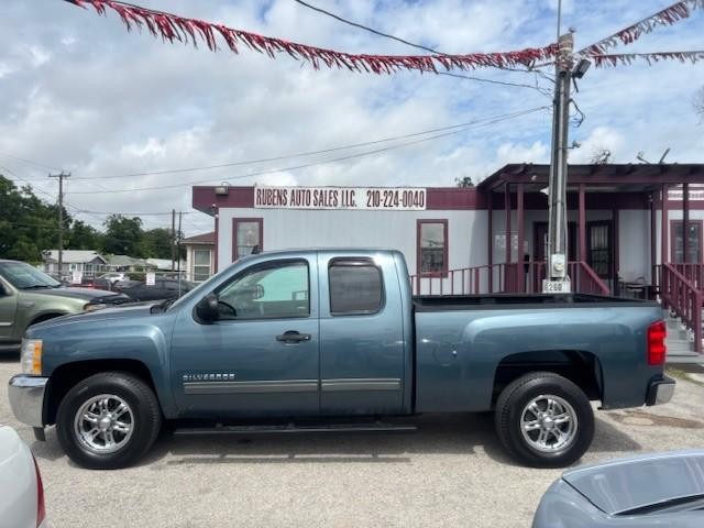 Chevrolet Silverado 1500 Vehicle Image 02