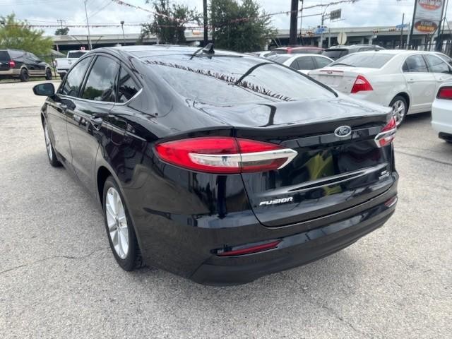 Ford Fusion Hybrid Vehicle Image 03