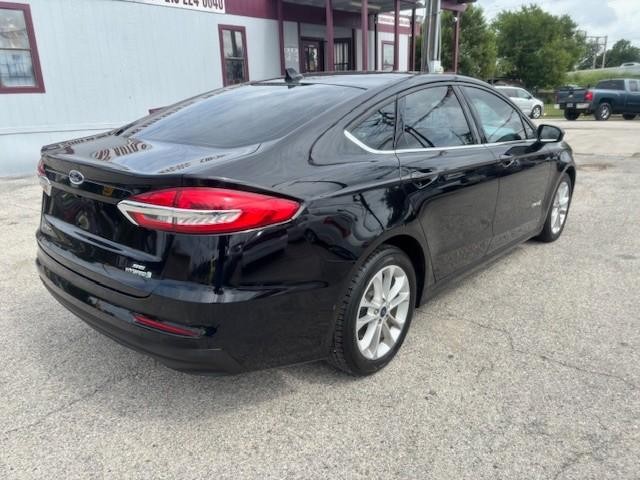 Ford Fusion Hybrid Vehicle Image 05