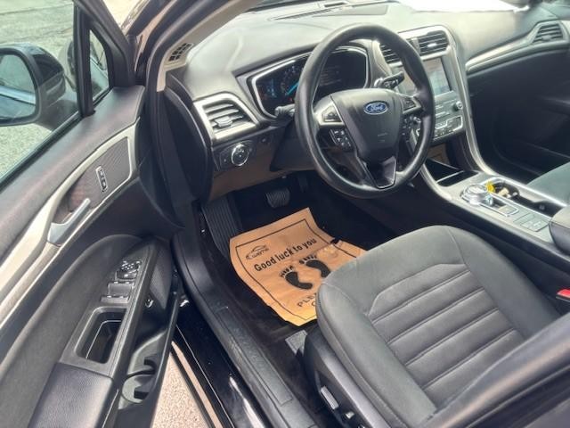 Ford Fusion Hybrid Vehicle Image 10