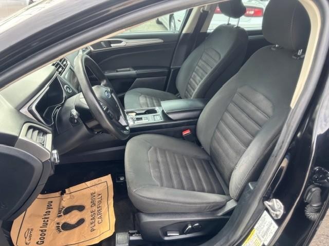Ford Fusion Hybrid Vehicle Image 11