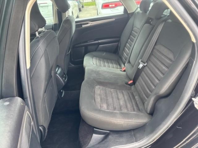 Ford Fusion Hybrid Vehicle Image 14