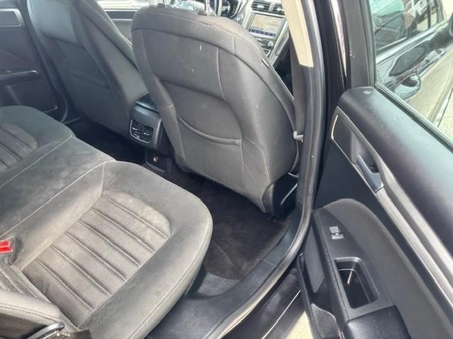 Ford Fusion Hybrid Vehicle Image 15