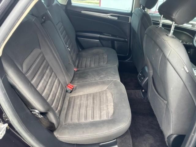 Ford Fusion Hybrid Vehicle Image 16