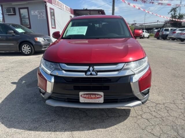 Mitsubishi Outlander Vehicle Full-screen Gallery Image 07