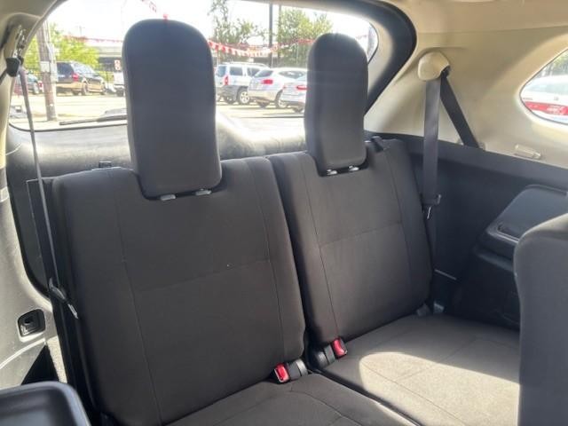 Mitsubishi Outlander Vehicle Full-screen Gallery Image 16