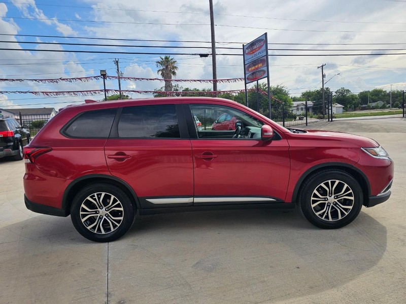 Mitsubishi Outlander Vehicle Image 08