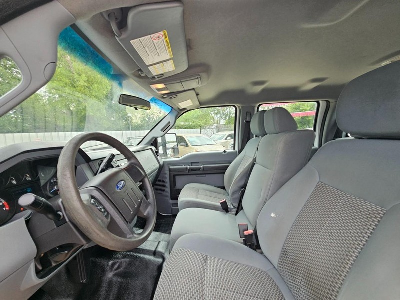 Ford Super Duty F-250 SRW Vehicle Image 09