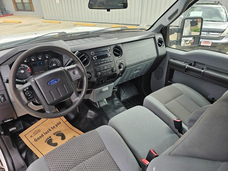 Ford Super Duty F-250 SRW Vehicle Image 12
