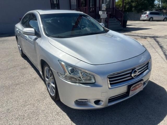 Nissan Maxima Vehicle Image 07