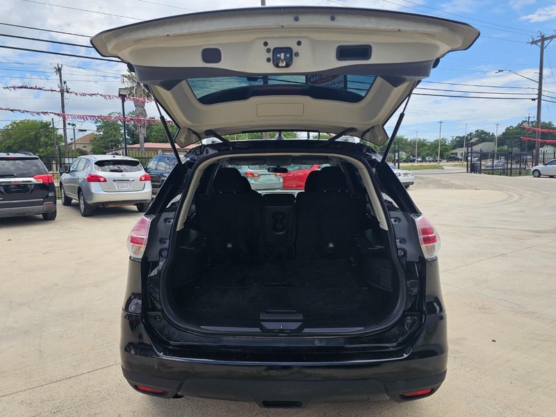 Nissan Rogue Vehicle Image 05