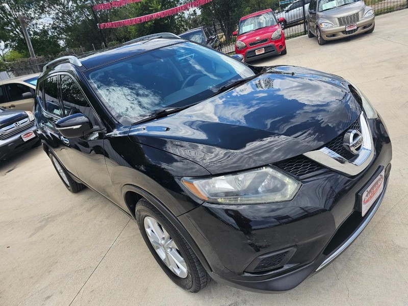 Nissan Rogue Vehicle Image 09