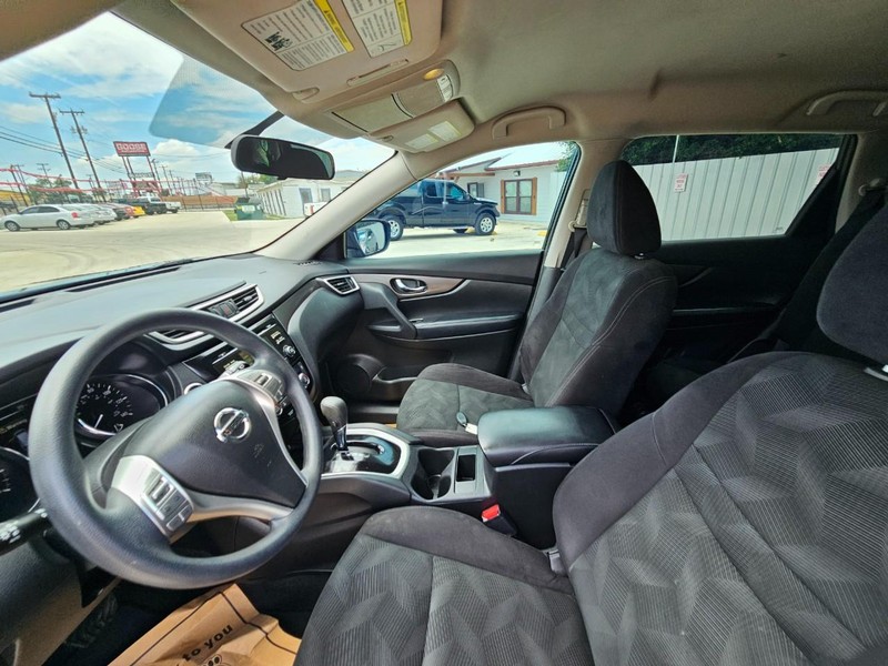 Nissan Rogue Vehicle Image 12