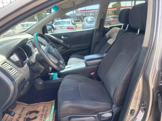Nissan Murano Vehicle Image 11