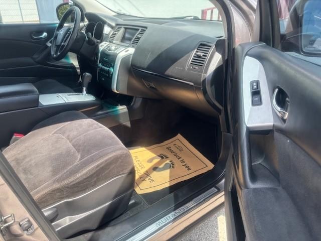 Nissan Murano Vehicle Image 17