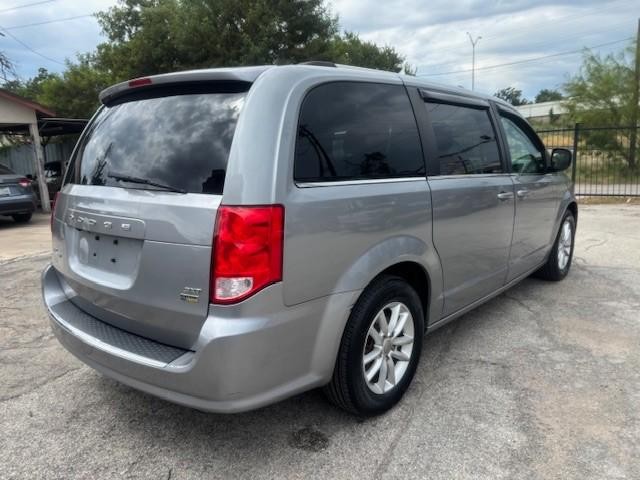 Dodge Grand Caravan Vehicle Image 05