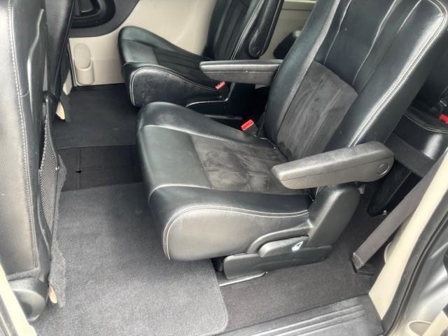 Dodge Grand Caravan Vehicle Image 13