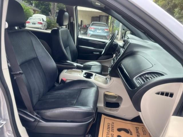 Dodge Grand Caravan Vehicle Image 20