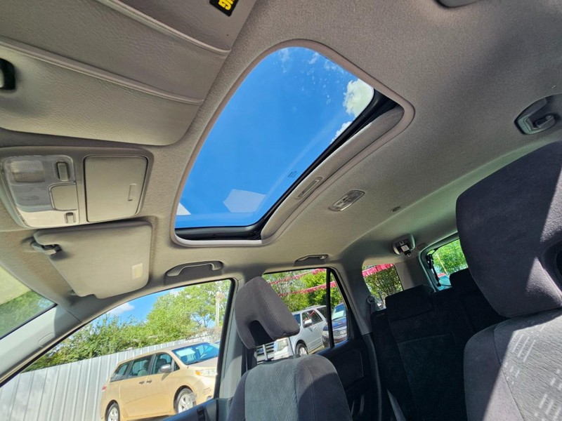 Honda CR-V Vehicle Image 16