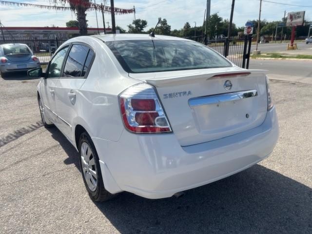 Nissan Sentra Vehicle Image 03