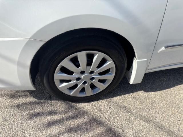 Nissan Sentra Vehicle Image 09