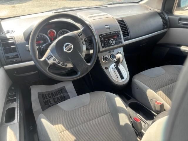 Nissan Sentra Vehicle Image 12