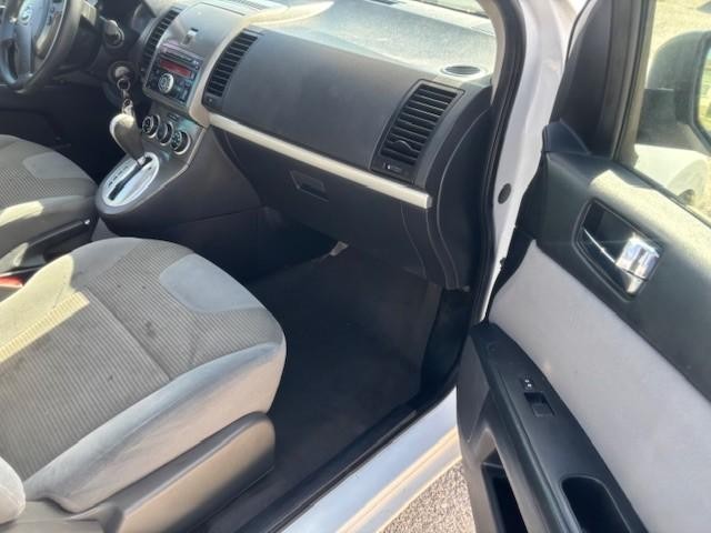 Nissan Sentra Vehicle Image 17