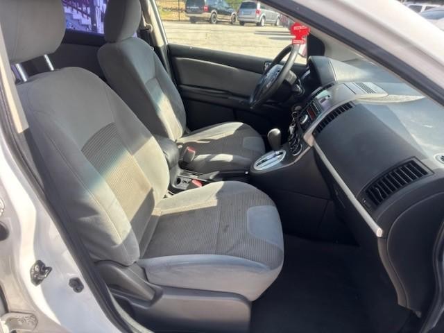 Nissan Sentra Vehicle Image 18