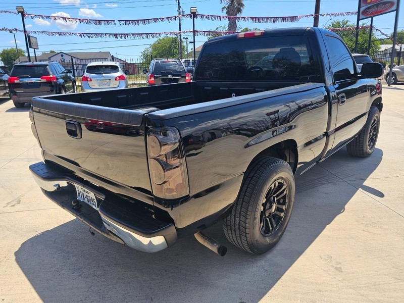 Chevrolet Silverado 1500 Vehicle Image 05