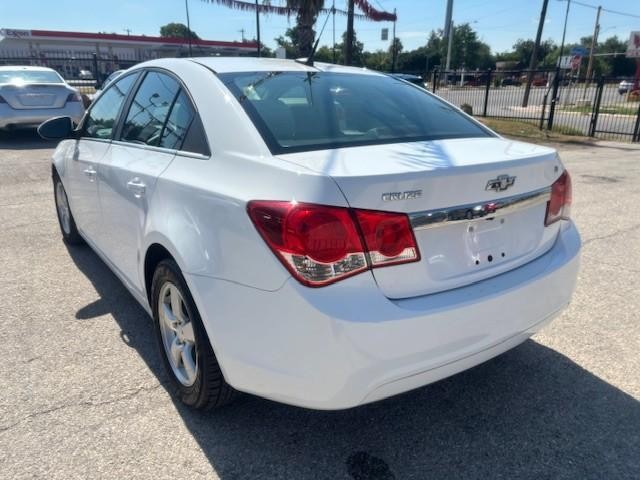 Chevrolet Cruze Vehicle Image 03