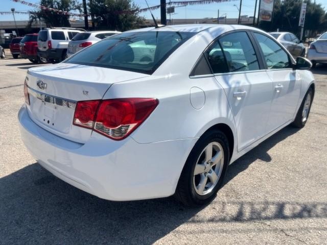 Chevrolet Cruze Vehicle Image 05