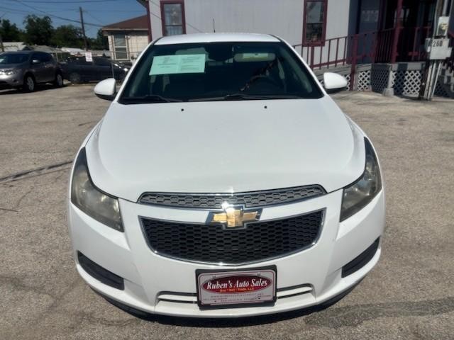 Chevrolet Cruze Vehicle Image 08