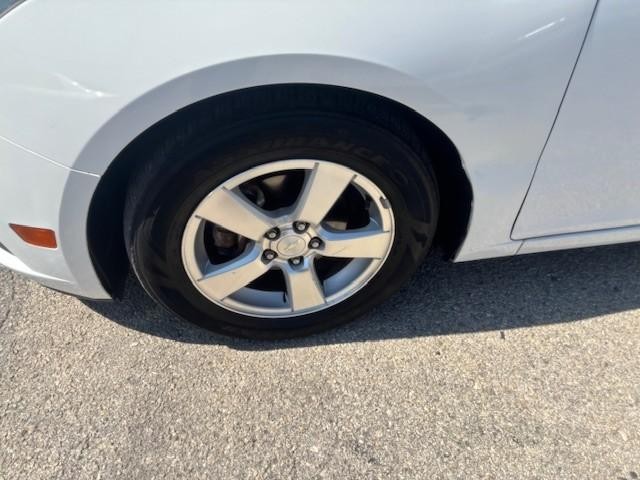 Chevrolet Cruze Vehicle Image 09