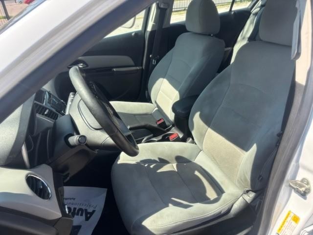 Chevrolet Cruze Vehicle Image 11