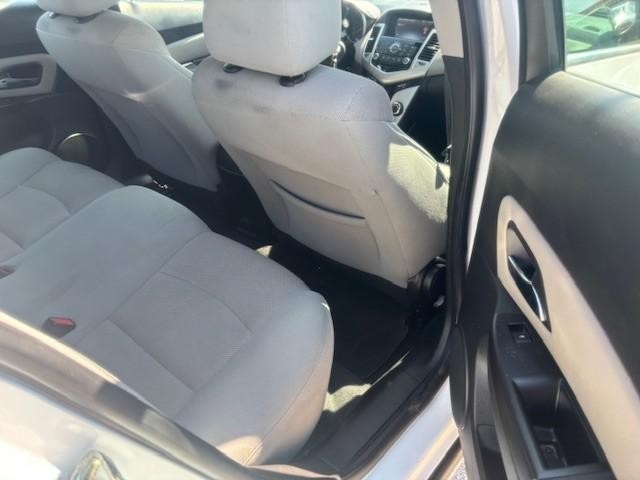 Chevrolet Cruze Vehicle Image 14