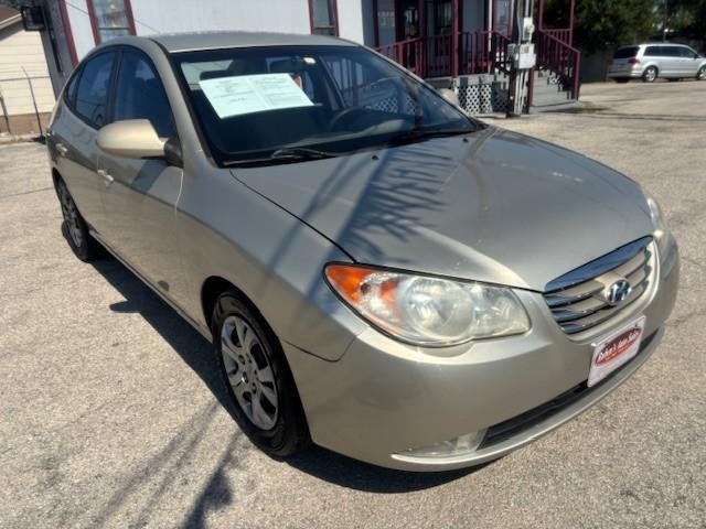 Hyundai Elantra Vehicle Image 07