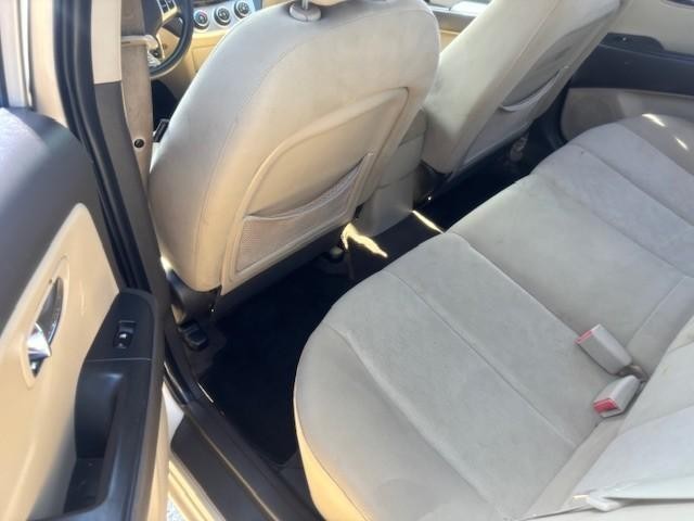 Hyundai Elantra Vehicle Image 13