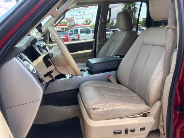 Ford Expedition Vehicle Image 11