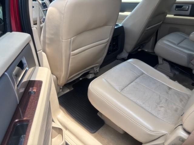 Ford Expedition Vehicle Image 13