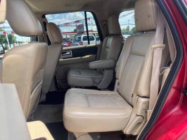 Ford Expedition Vehicle Image 14
