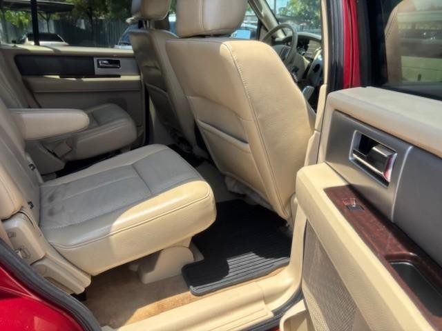 Ford Expedition Vehicle Image 17
