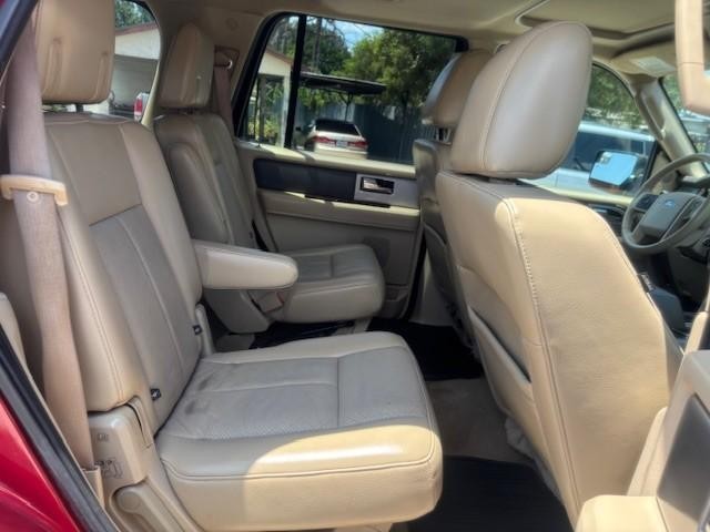 Ford Expedition Vehicle Image 18