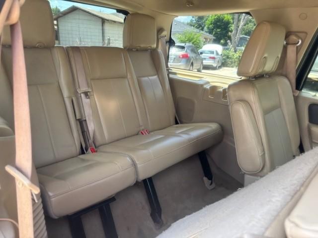 Ford Expedition Vehicle Image 19