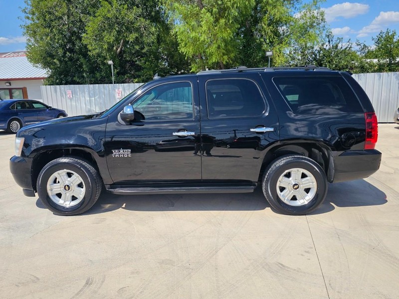 Chevrolet Tahoe Vehicle Image 02