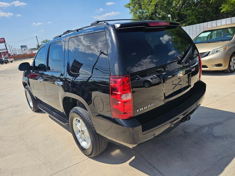 Chevrolet Tahoe Vehicle Image 03